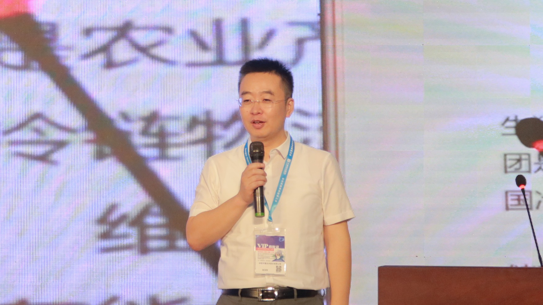 久久狼人大香伊蕉国产